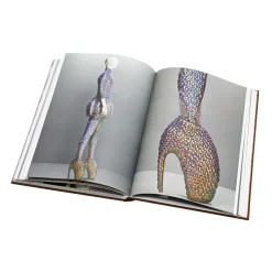 The Metropolitan Museum of Art Exhibition Catalogues*Alexander Mcqueen: Savage Beauty