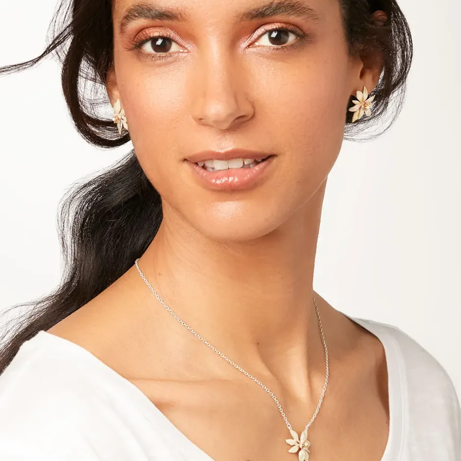 The Metropolitan Museum of Art Necklaces*Magnolia Pendant Necklace