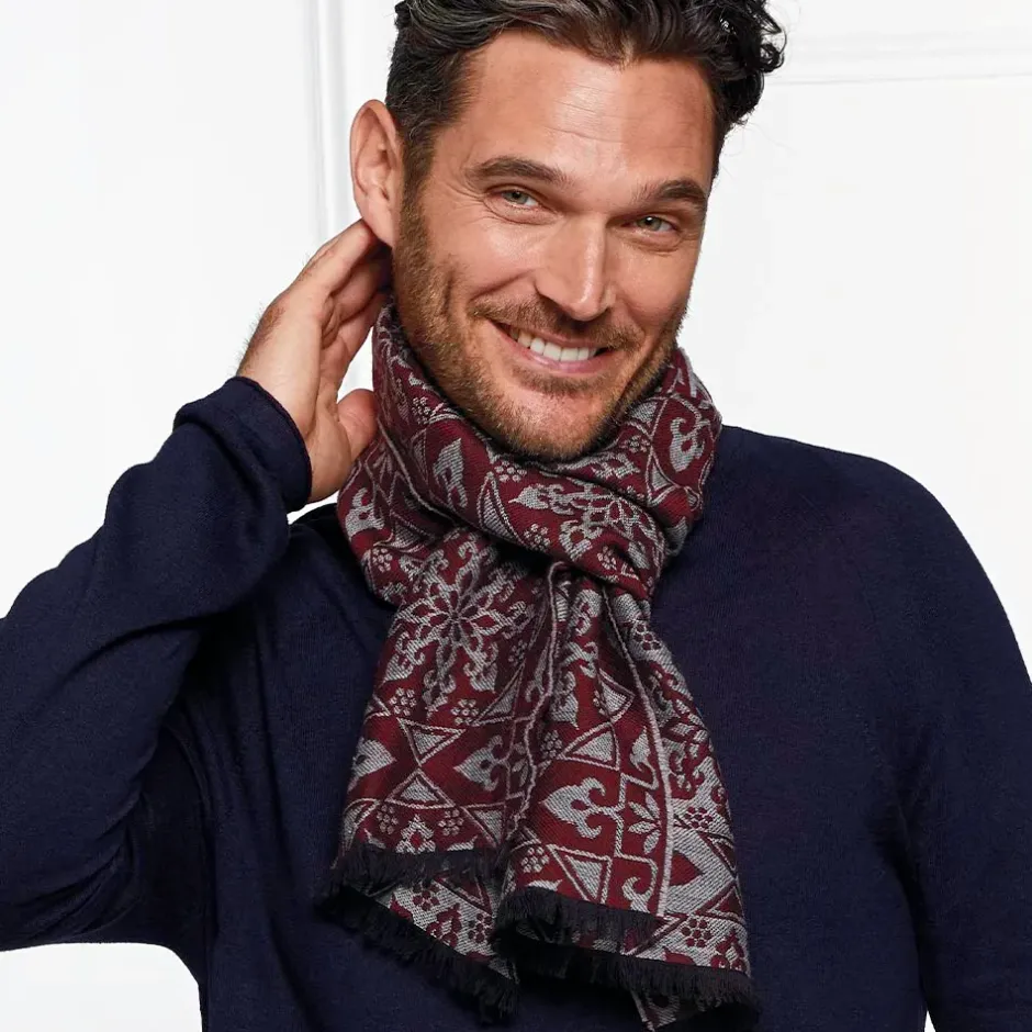 The Metropolitan Museum of Art Scarves & Wraps*Spanish Snowflake Jacquard Scarf