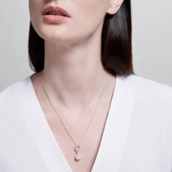 The Metropolitan Museum of Art Necklaces*Venus Pearl Silver Pendant Necklace, White